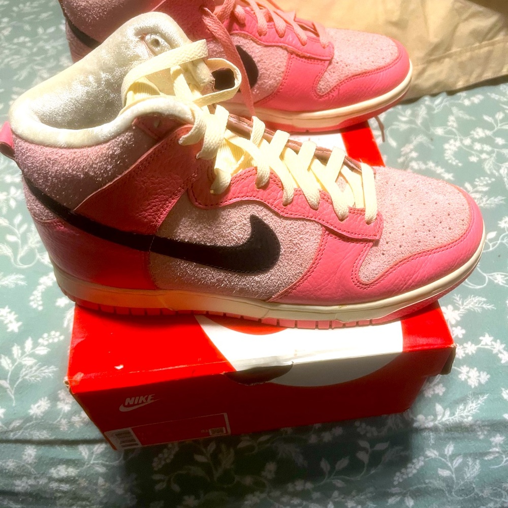 Women’s Nike dunk highs